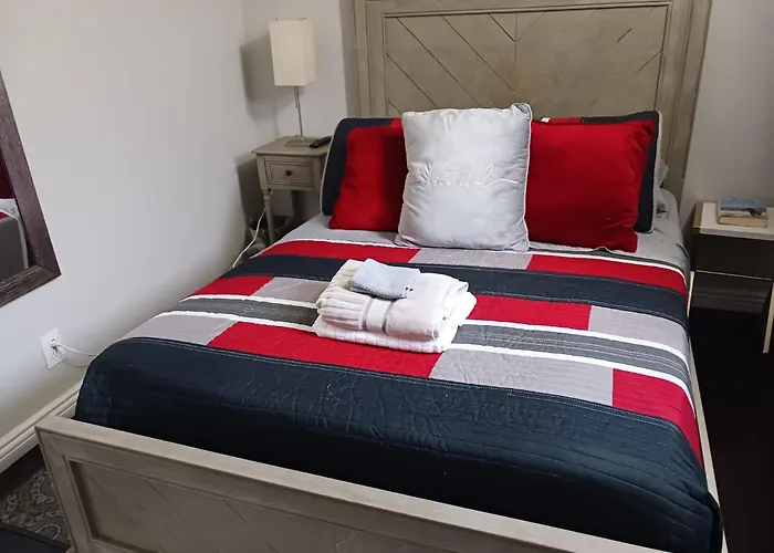 Two-Bedrooms Sofi, Forum, Spacex Cozy Apt