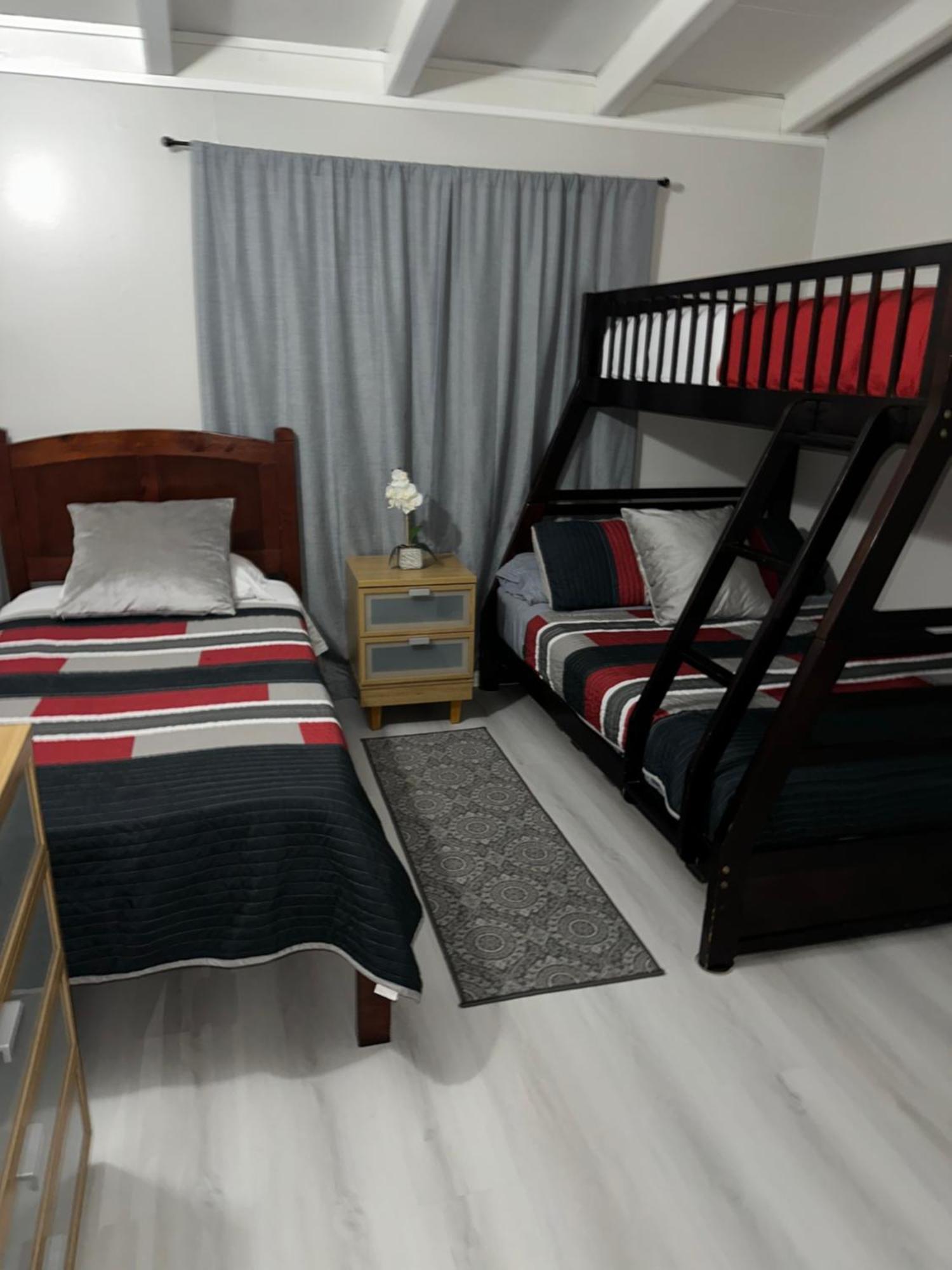Two-bedrooms Sofi, Forum, Spacex Cozy Apartment Hawthorne