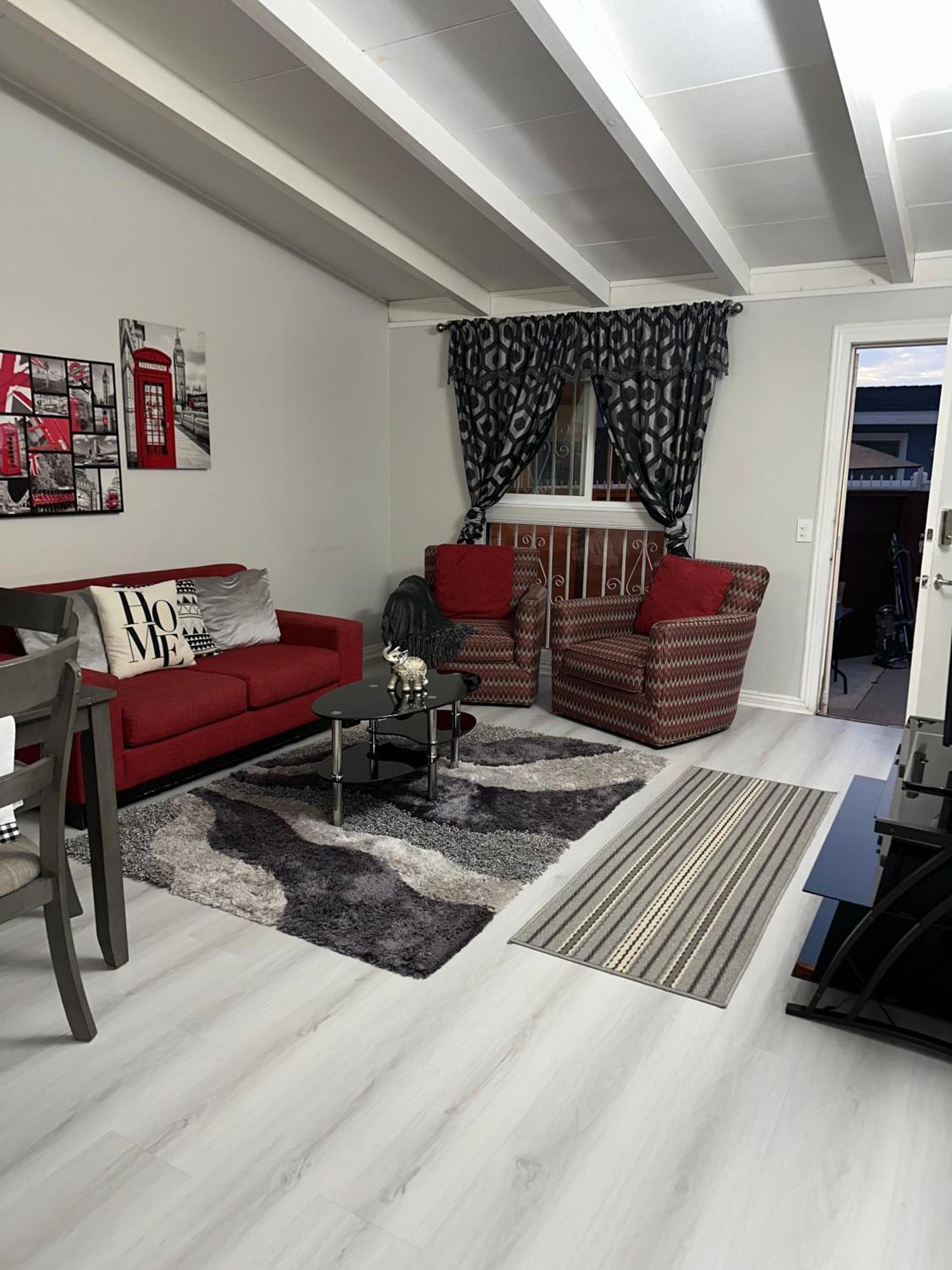 Two-bedrooms Sofi, Forum, Spacex Cozy Hawthorne